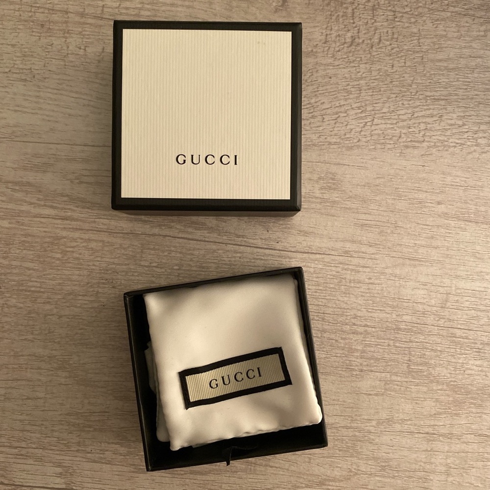 Gucci Heart Earrings - Picture 2 of 3